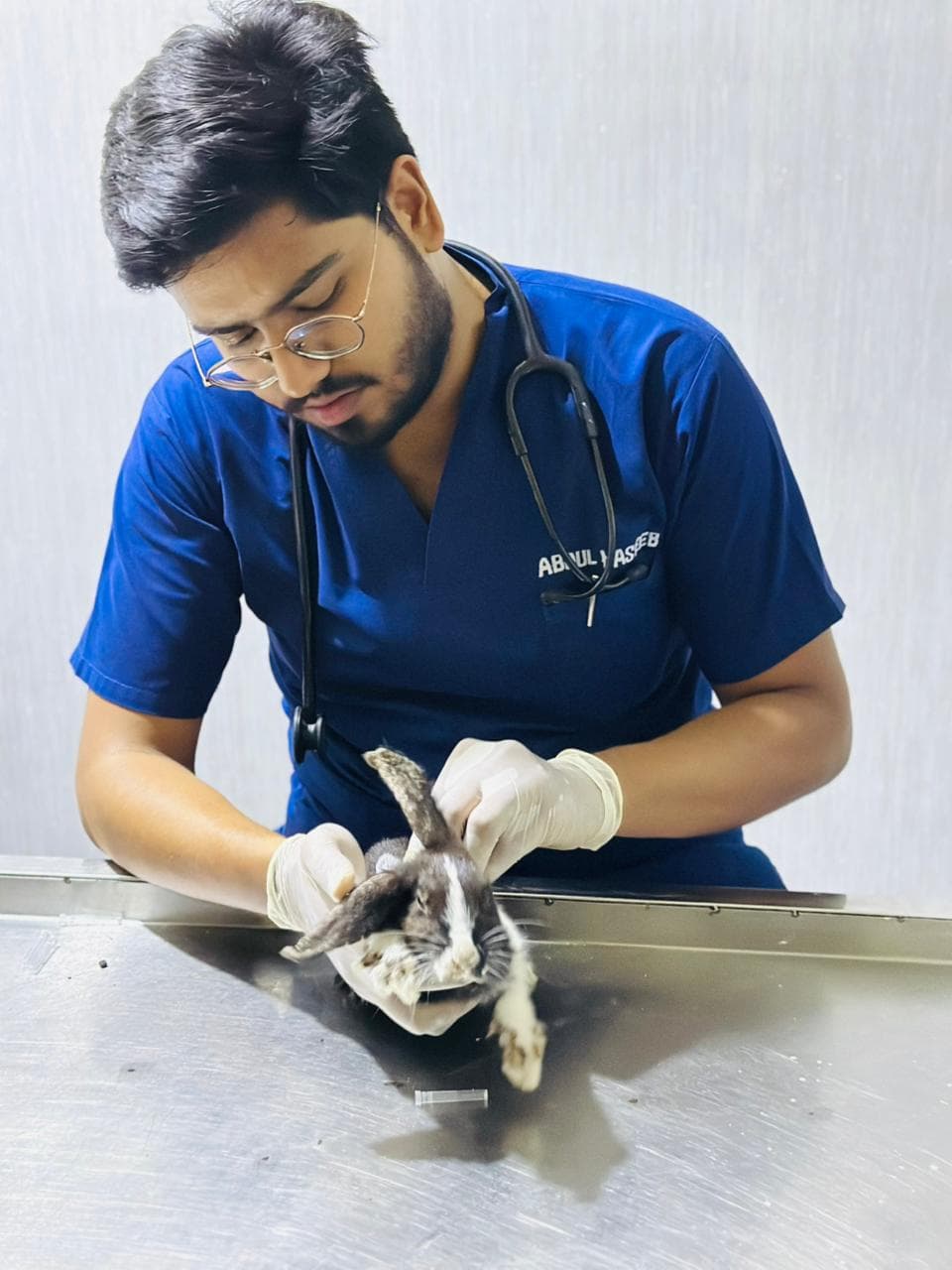 Dr. Abdul Haseeb at practice, photo 15